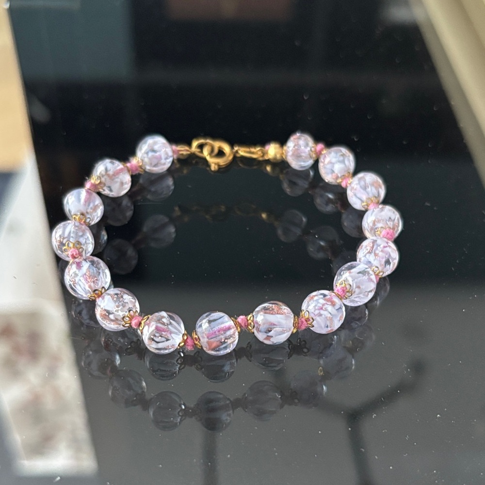 Elegant Gold and Pink Beaded Bracelet